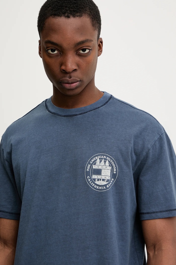 Bavlněné tričko Tommy Jeans modrá DM0DM22309