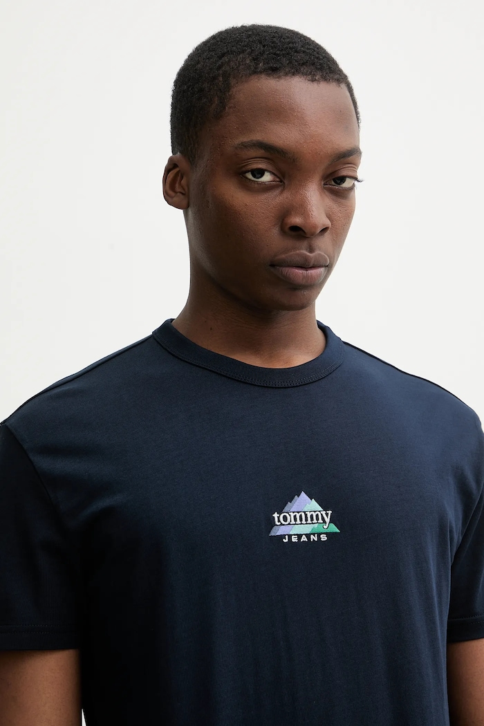 Bavlněné tričko Tommy Jeans námořnická modř DM0DM22311