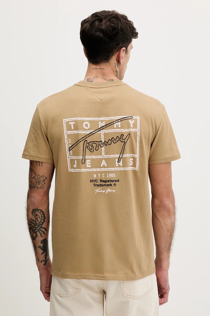 Tommy Jeans t-shirt bawełniany nadruk brązowy DM0DM22319