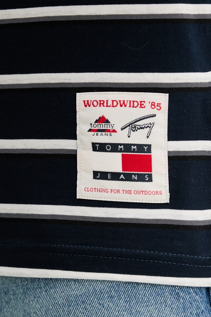 Βαμβακερό μπλουζάκι Tommy Jeans DM0DM22325 σκούρο μπλε