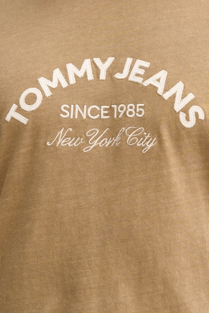 Bavlnené tričko Tommy Jeans DM0DM22328 hnedá