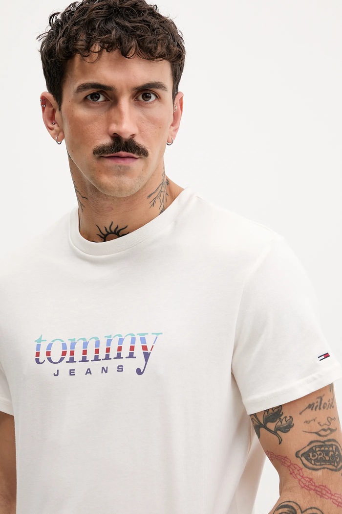 Bombažna kratka majica Tommy Jeans bež DM0DM22333