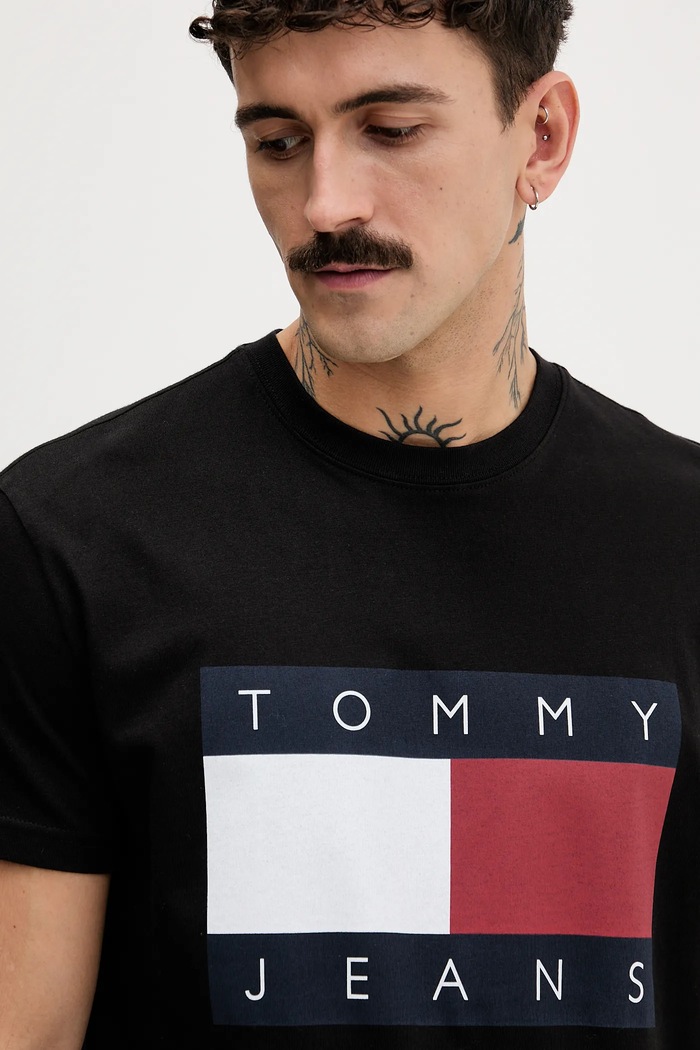 Tommy Jeans tričko pánske bavlnené čierna DM0DM22645