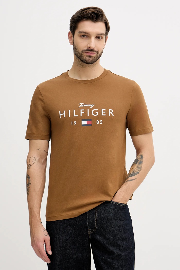 Bavlnené tričko Tommy Hilfiger potlač hnedá MW0MW41455