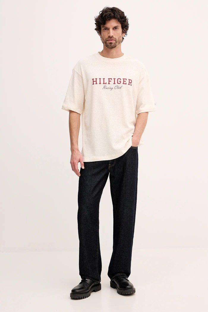 Памучна тениска Tommy Hilfiger MW0MW41466 бежов SS26