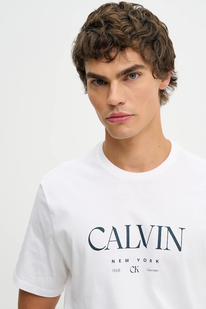 Βαμβακερό μπλουζάκι Calvin Klein λευκό LV04RE807G