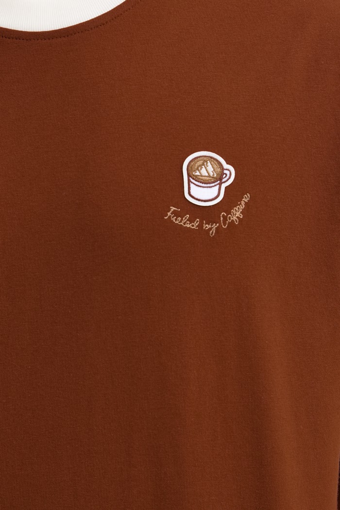 adidas t-shirt bawełniany Coffee Cup JZ5070 brązowy