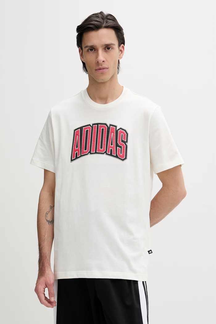 Βαμβακερό μπλουζάκι adidas Stadium απλικέ μπεζ KB4928
