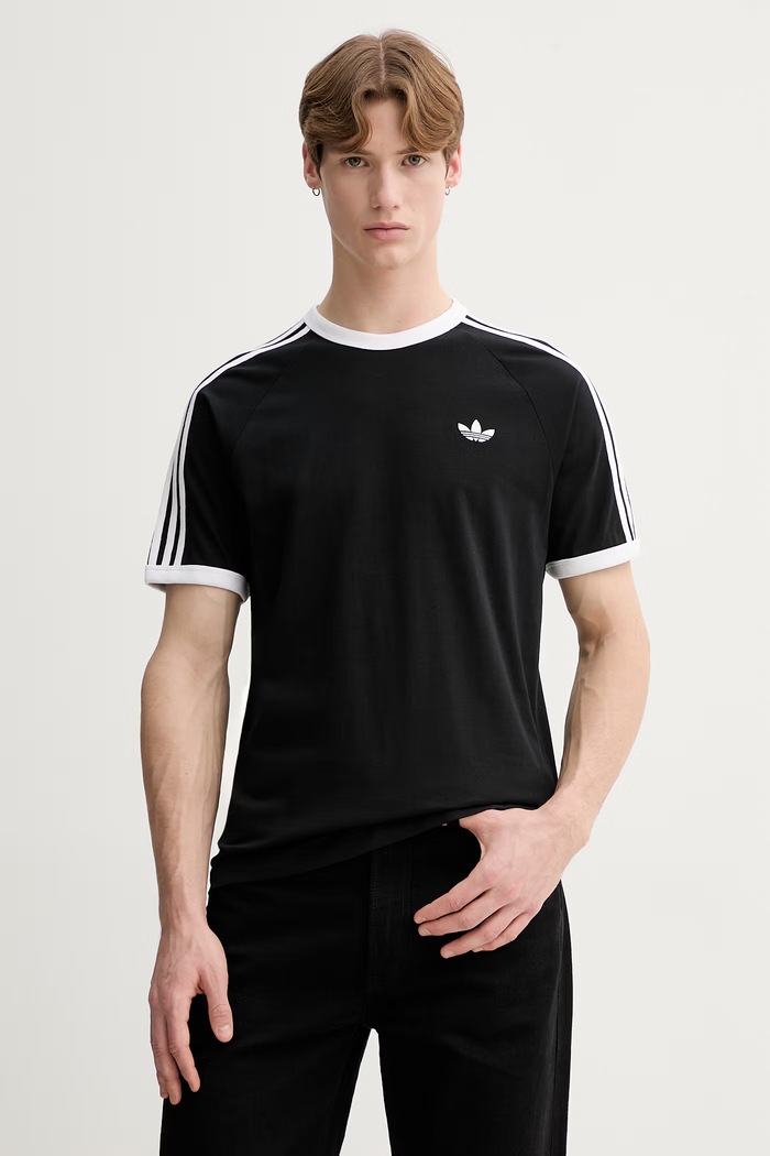 Bavlnené tričko adidas Originals nášivka čierna KE3538