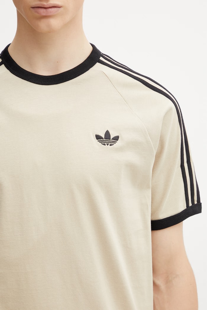 Бавовняна футболка adidas Originals бежевий KE7964