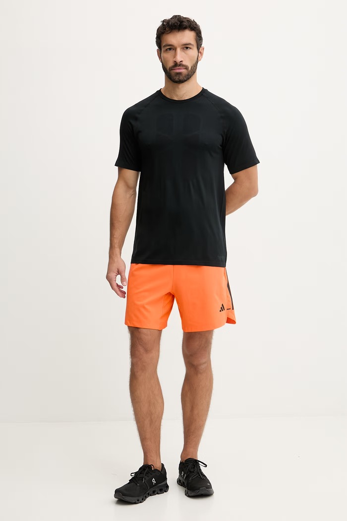 Тениска за трениране Hummel 230075 черен SS26