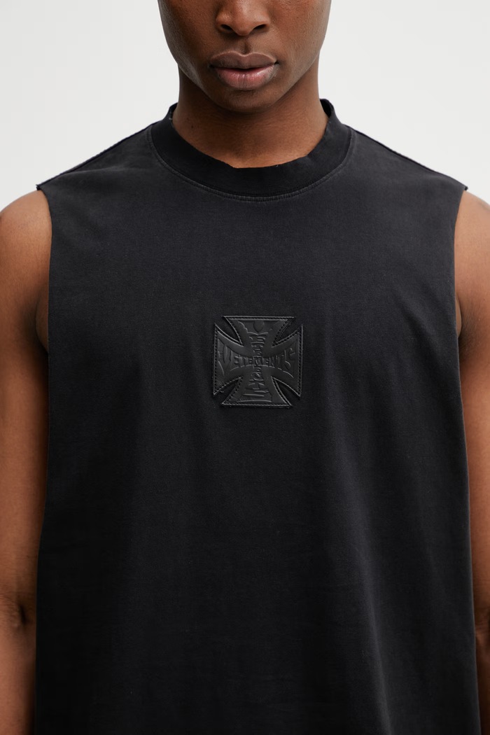 VETEMENTS t-shirt bawełniany Biker Leather Cross czarny ME76TR155B
