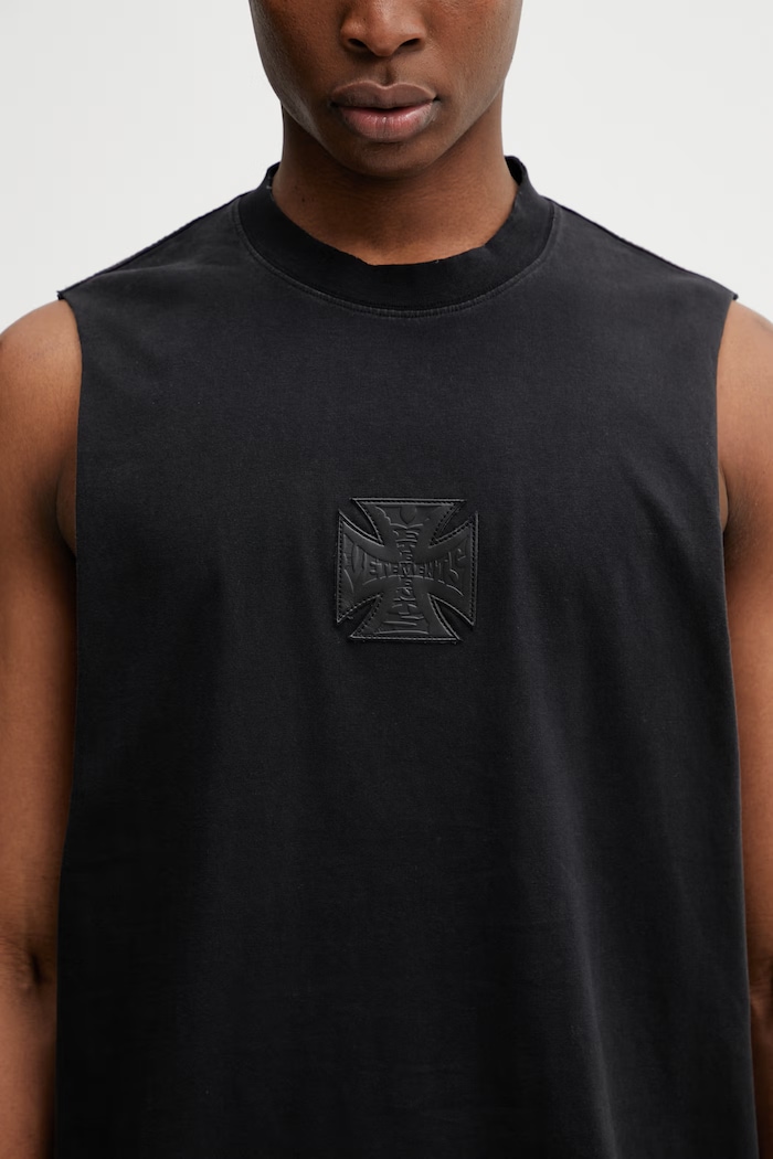 VETEMENTS t-shirt bawełniany Biker Leather Cross czarny ME76TR155B