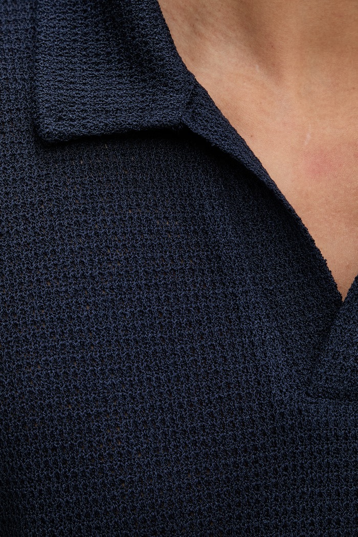 Calvin Klein úpletové polo tričko pánske s viskózou LV00NM2986 tmavomodrá