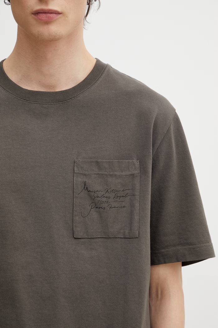 Maison Kitsuné Poetic Script t-shirt βαμβακερό ανδρικό πράσινο QM00104KJ7025