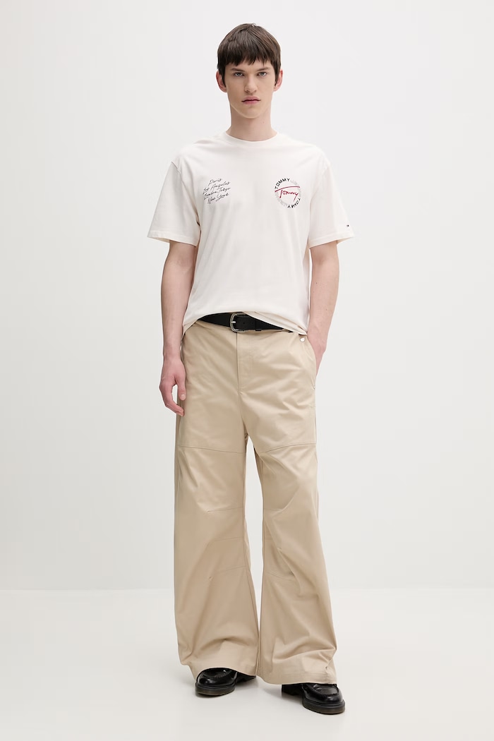 Tommy Jeans tričko pánske bavlnené DM0DM22535 béžová SS26