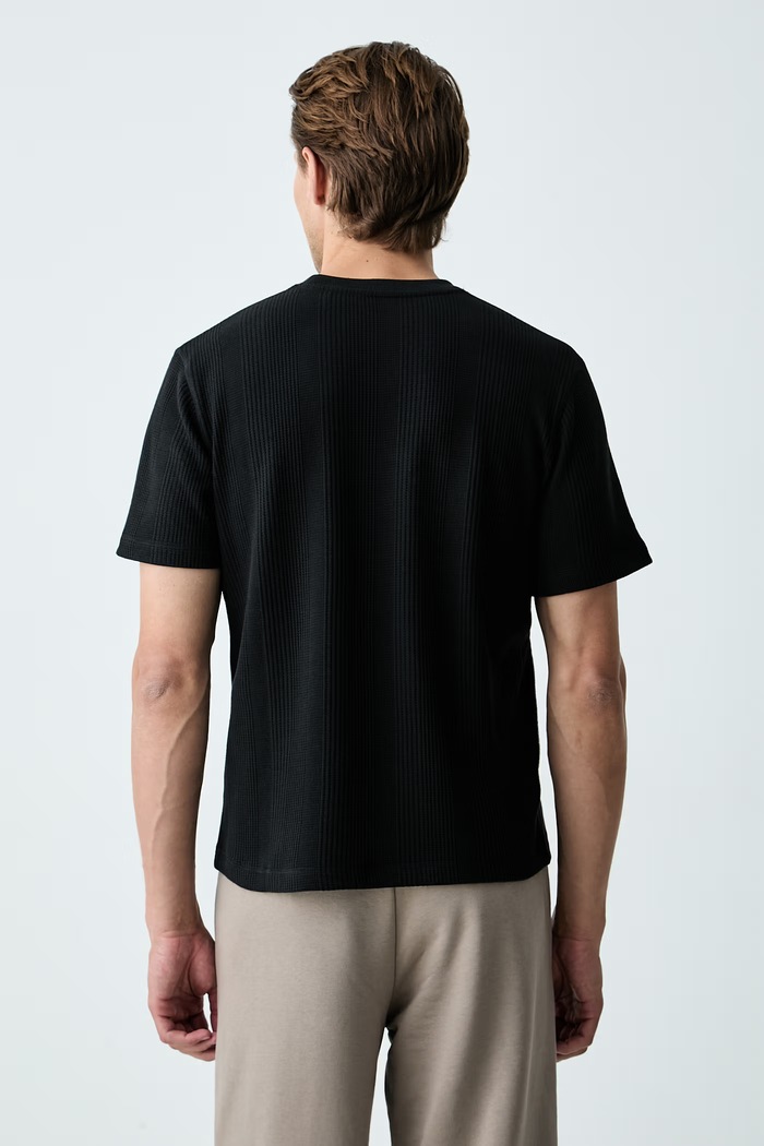 BOSS футболка мужская Shirt 50540567 чёрный SS26