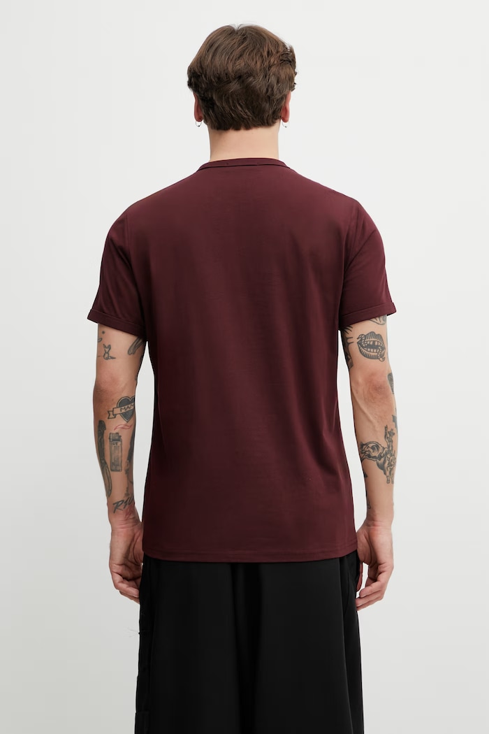 Abbigliamento Fred Perry t-shirt in cotone da uomo M3519 granata