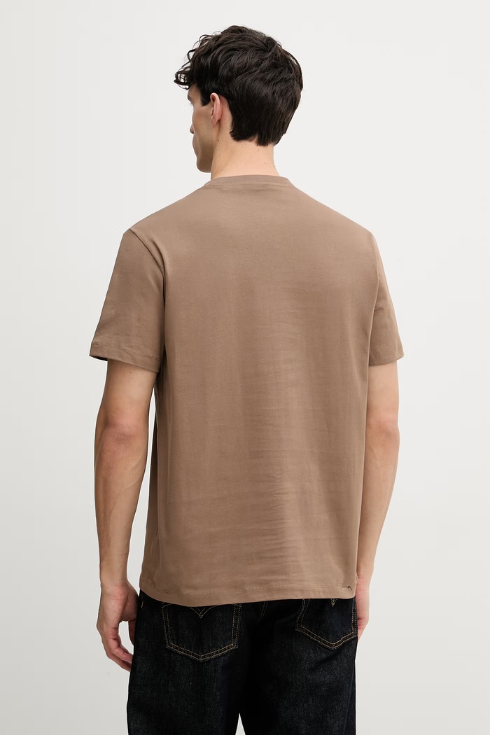Oblečení Guess pánské bavlněné tričko M6GI17.K3038 hnědá