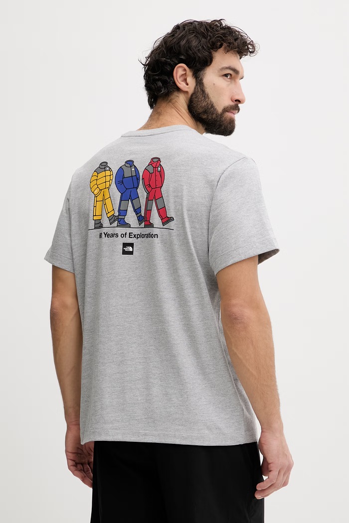 The North Face pánske tričko s bavlnou CELEBRATION sivá NF0A8GARCQO1