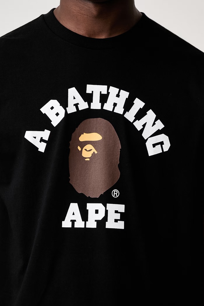 A Bathing Ape College T-shirt oversize bawełniany męski 001TEM301001M czarny