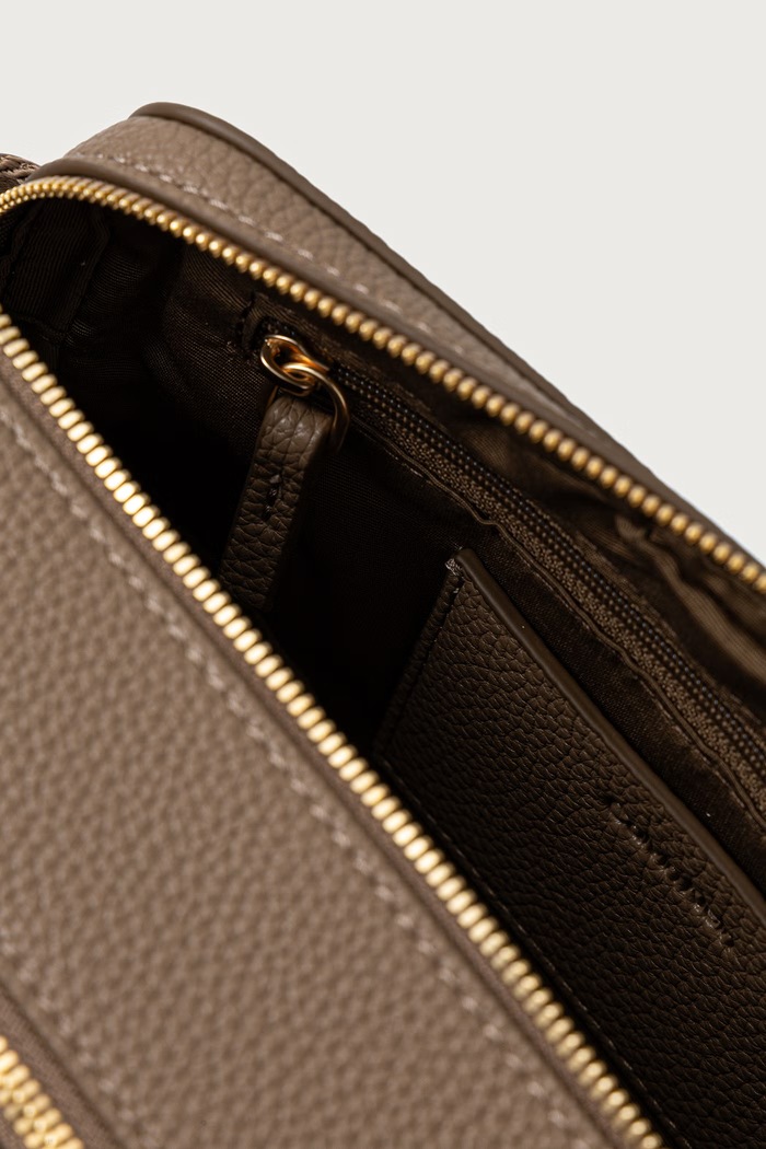 Akcesoria Calvin Klein Kosmetyczka damska LV04F1289G beżowy