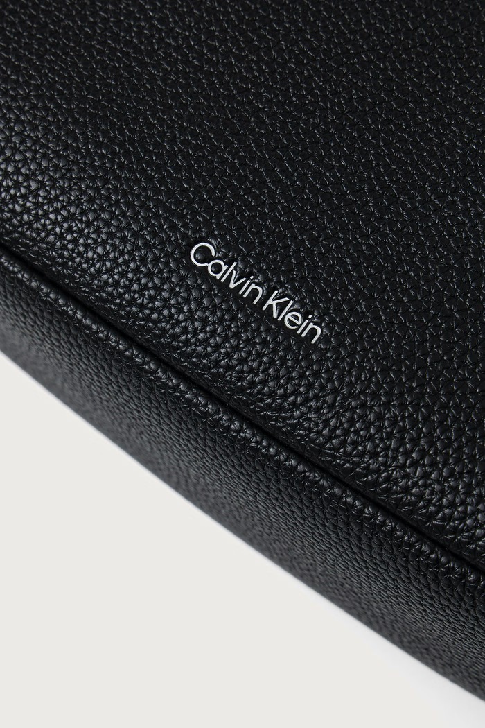 Kosmetyczka damska Calvin Klein LV04F1289G czarny