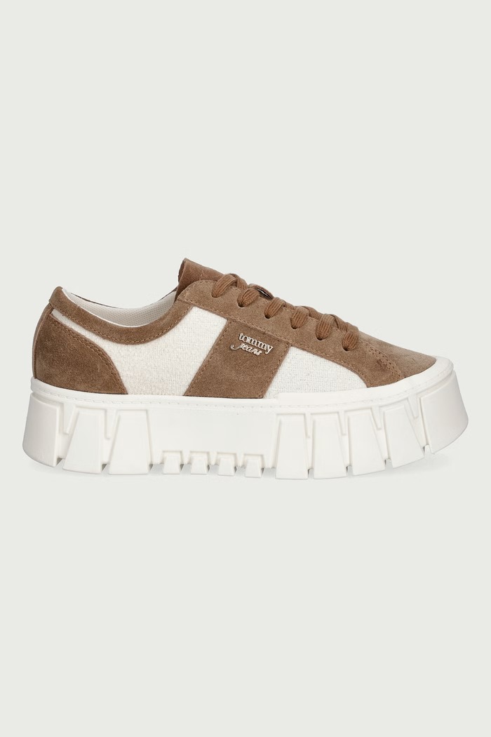 Tommy Jeans TJW PLATFORM SNEAKER BOUCLETTE sneakersy damskie EN0EN03185 brązowy SS27