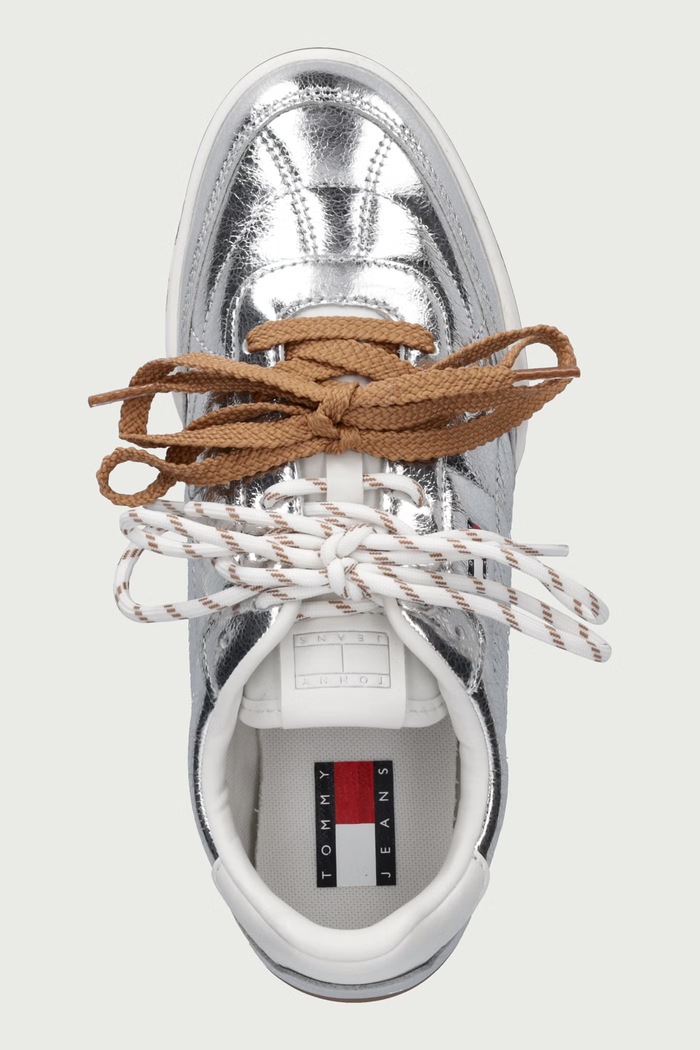 TJ LOW RUNNER METALLIC sneakersy damskie Tommy Jeans EN0EN03187 srebrny
