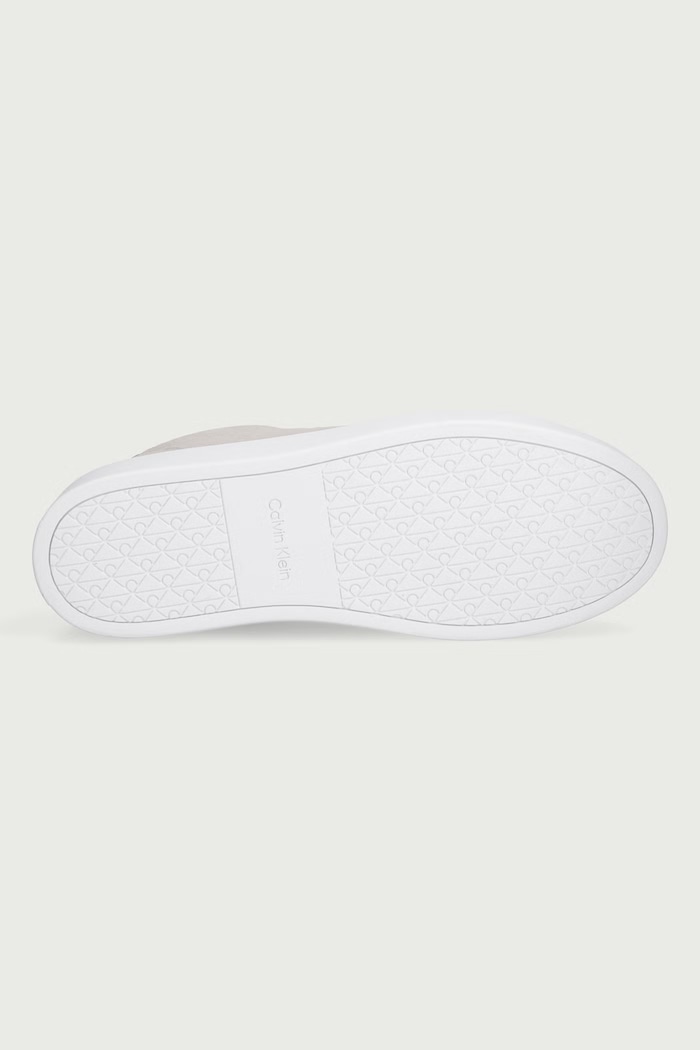 CLASSIC CUPSOLE LACEUP SU sneakersy męskie zamszowe Calvin Klein beżowy YM0YM01434