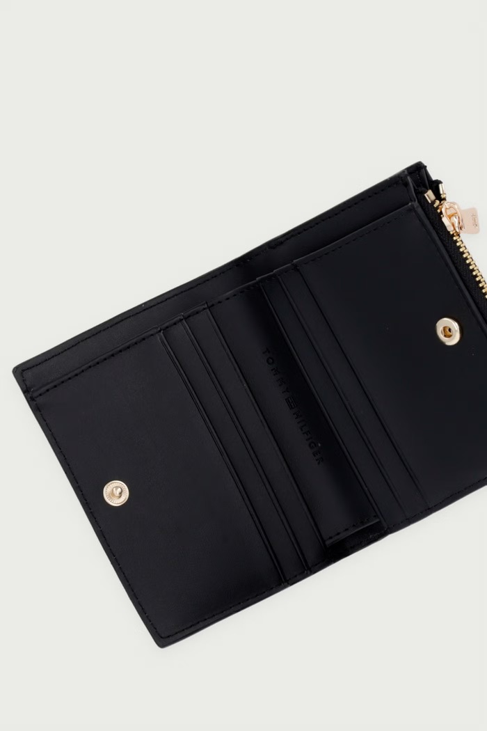 Akcesoria Tommy Hilfiger Portfel damski z imitacji skóry AW0AW19346 czarny