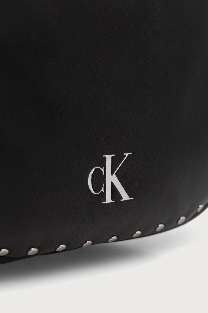 Torebka hobo damska z imitacji skóry Calvin Klein LV04F3819G czarny