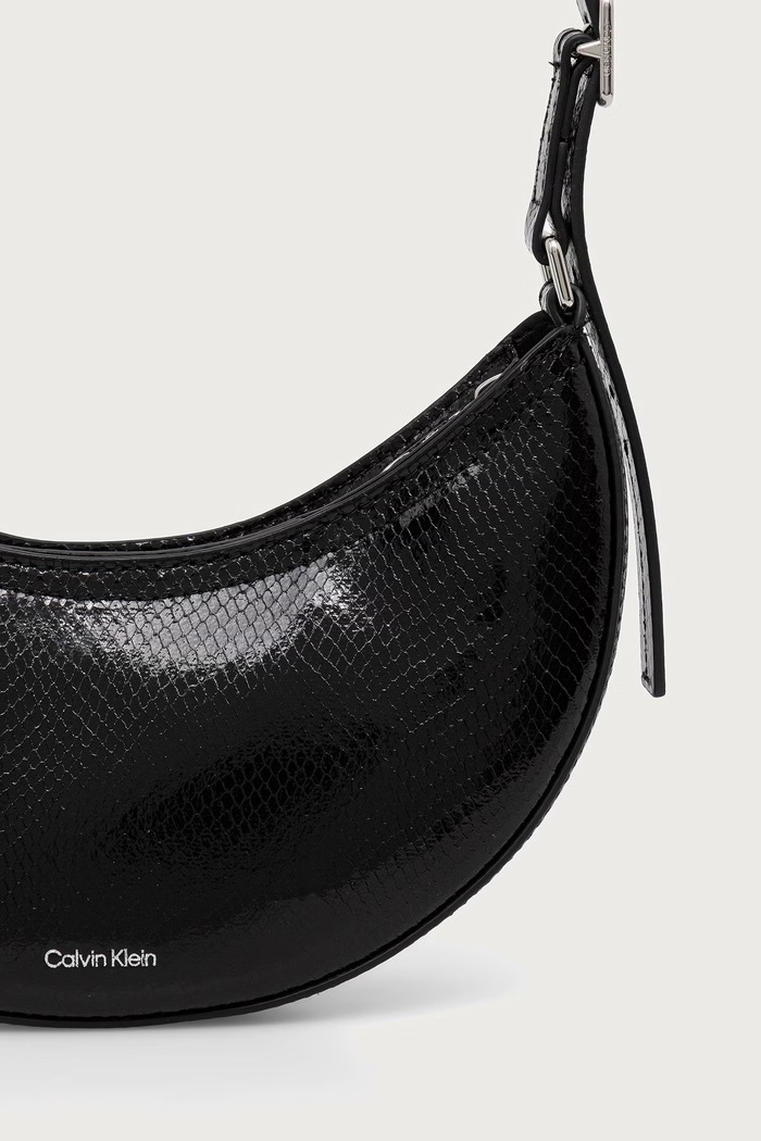 Akcesoria Calvin Klein Torebka hobo damska z imitacji skóry LV04F3860G czarny