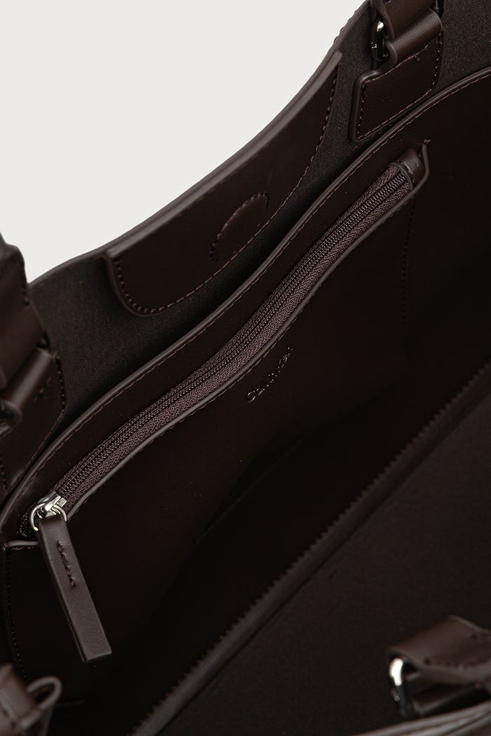 Torebka shopper damska z imitacji skóry Calvin Klein brązowy LV04F3866G