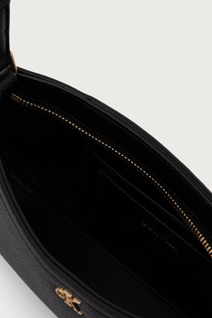 Torebka crossbody damska z imitacji skóry Calvin Klein czarny LV04F3936G