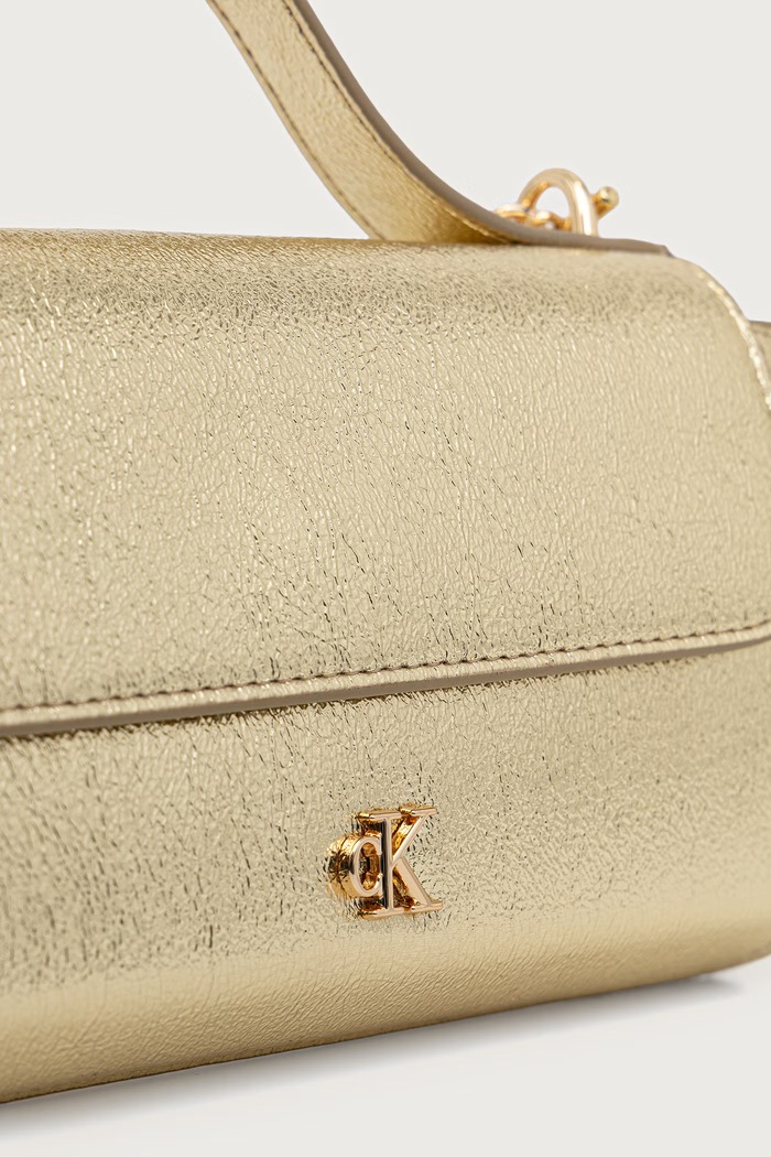Torebka crossbody damska z imitacji skóry Calvin Klein LV04F1403G brązowy