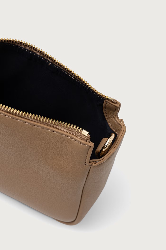 Crossbody kabelka dámska z imitácie kože ESSENTIAL Tommy Hilfiger béžová AW0AW19402