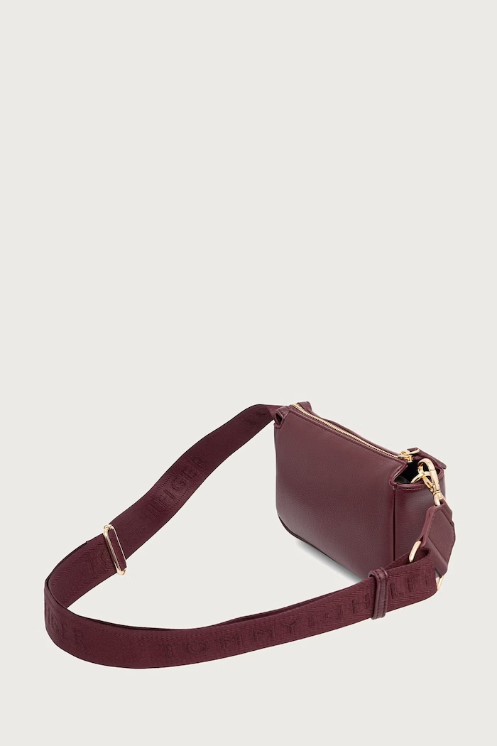 Doplnky Tommy Hilfiger Crossbody kabelka dámska z imitácie kože ESSENTIAL AW0AW19402 burgundské