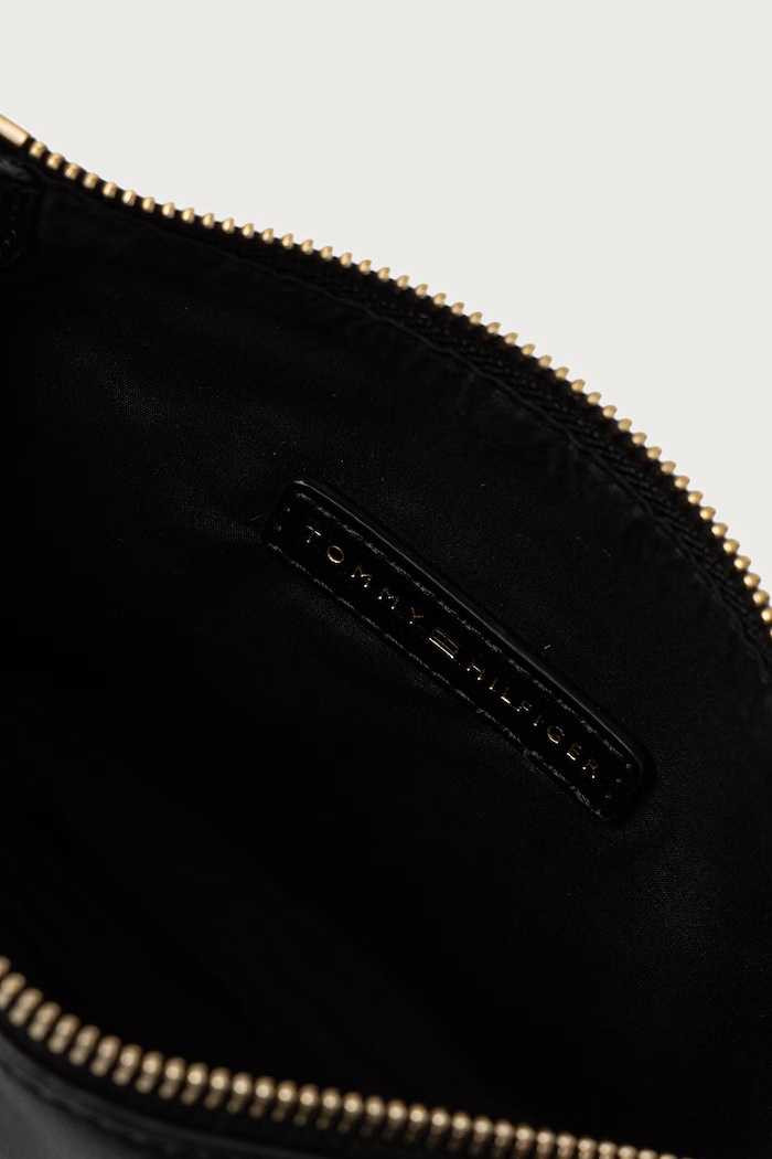 Crossbody kabelka dámska z imitácie kože ESSENTIAL Tommy Hilfiger čierna AW0AW19402
