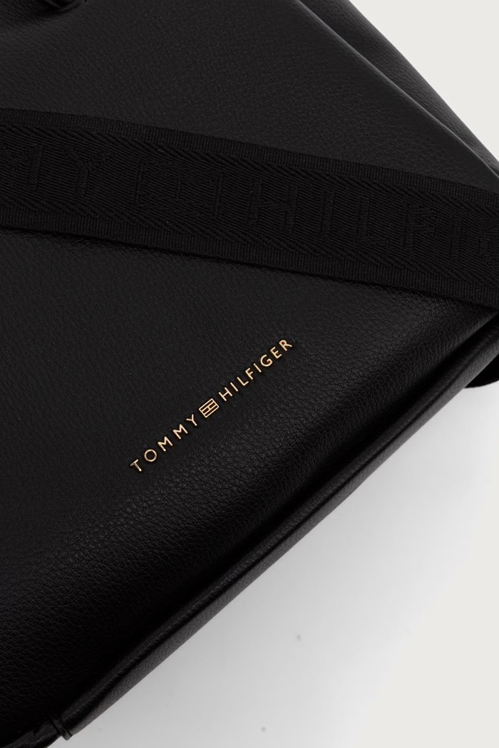 Kabelka dámska ESSENTIAL Tommy Hilfiger AW0AW19403 čierna