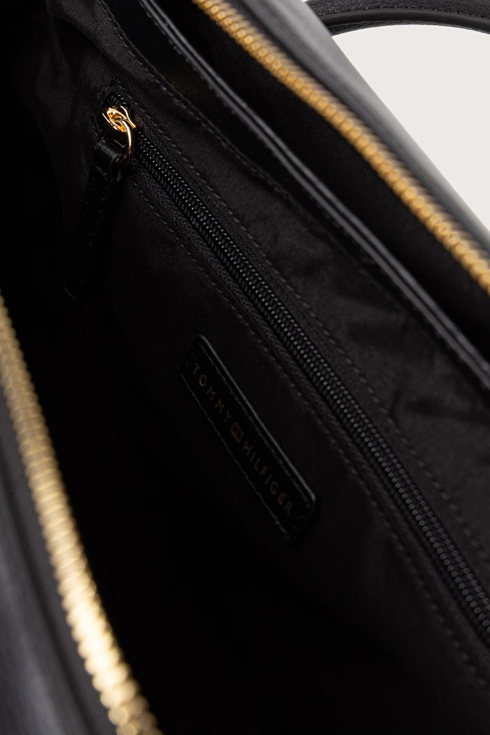 Torebka tote damska z imitacji skóry ESSENTIAL Tommy Hilfiger czarny AW0AW19404
