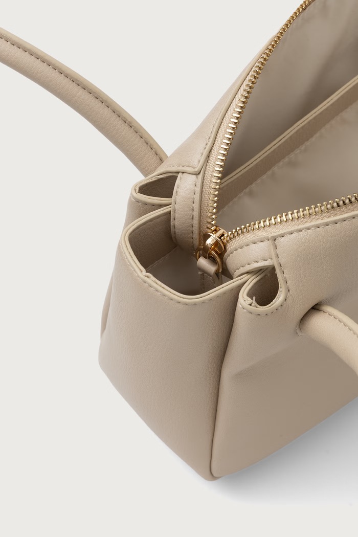 Tommy Hilfiger Taška dámská z imitace kůže ESSENTIAL AW0AW19553