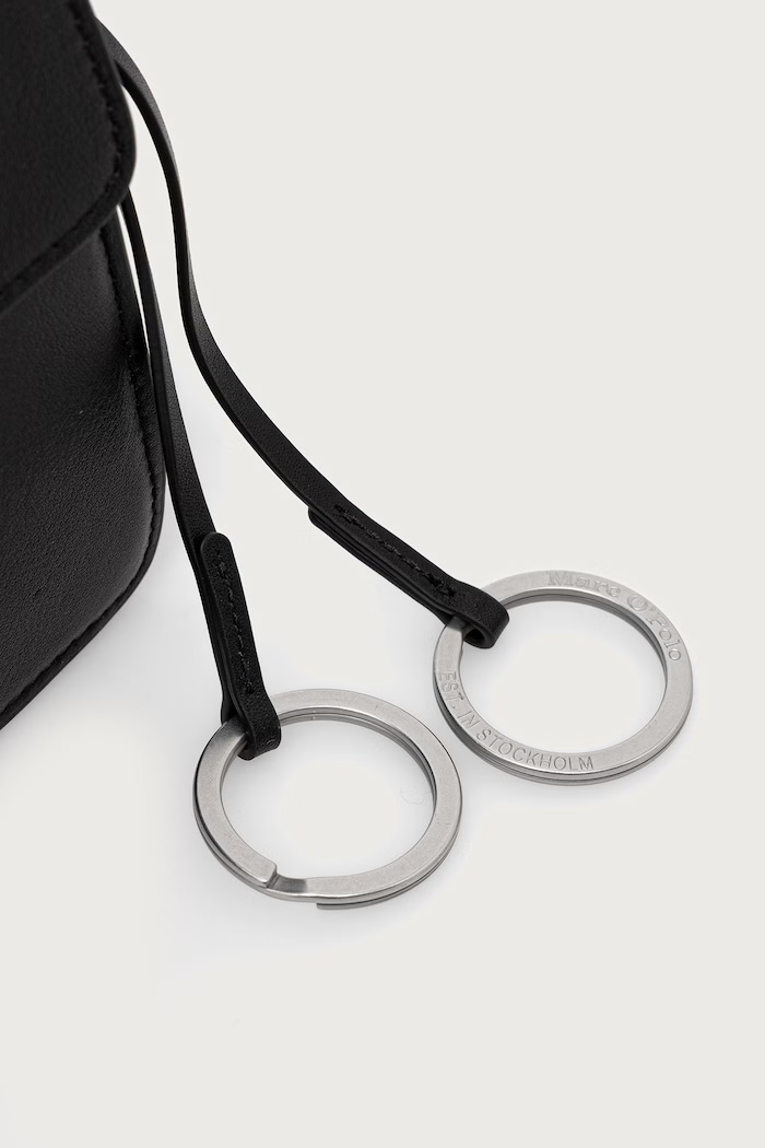 Torebka crossbody damska skórzana Marc O'Polo 5000016289 czarny