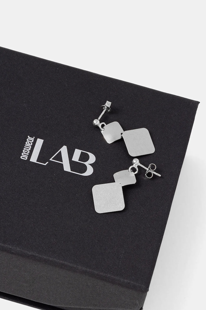 Strieborné náušnice Answear.LAB PPEN2137 strieborná WA25