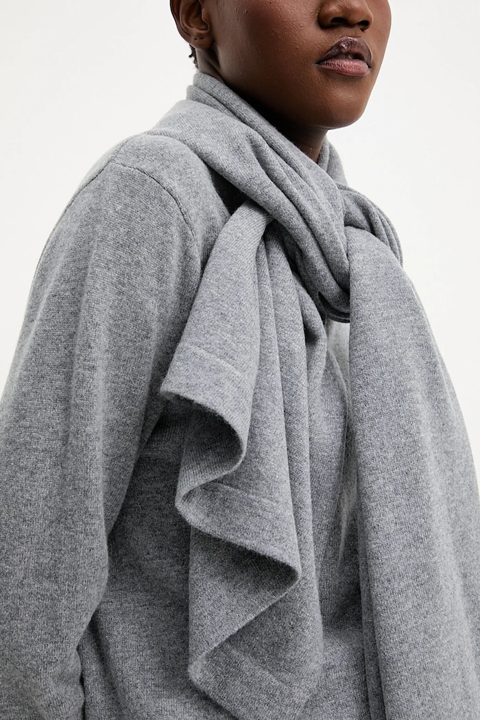 Answear.LAB Sweter z wełny merino z szalem WA25-SWD022