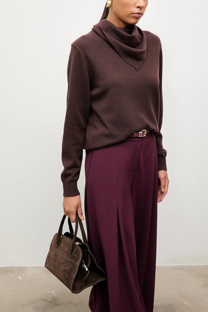 Answear.LAB sweter z wełny merino z apaszką okrągły brązowy WA25-SWD023