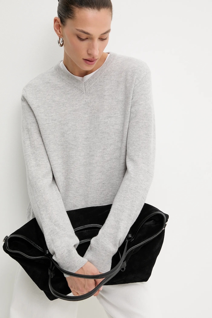 Answear.LAB maglione in lana scollo a V grigio WA25-SWD027