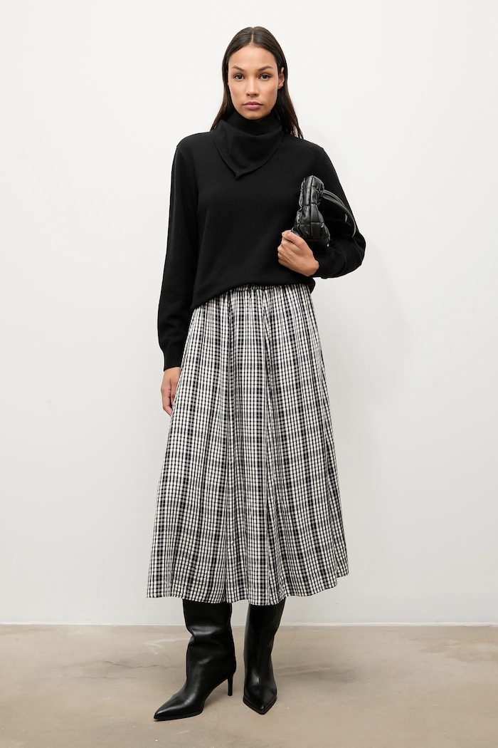 Answear.LAB sweter z wełny merino z apaszką WA25-SWD029 czarny WA25