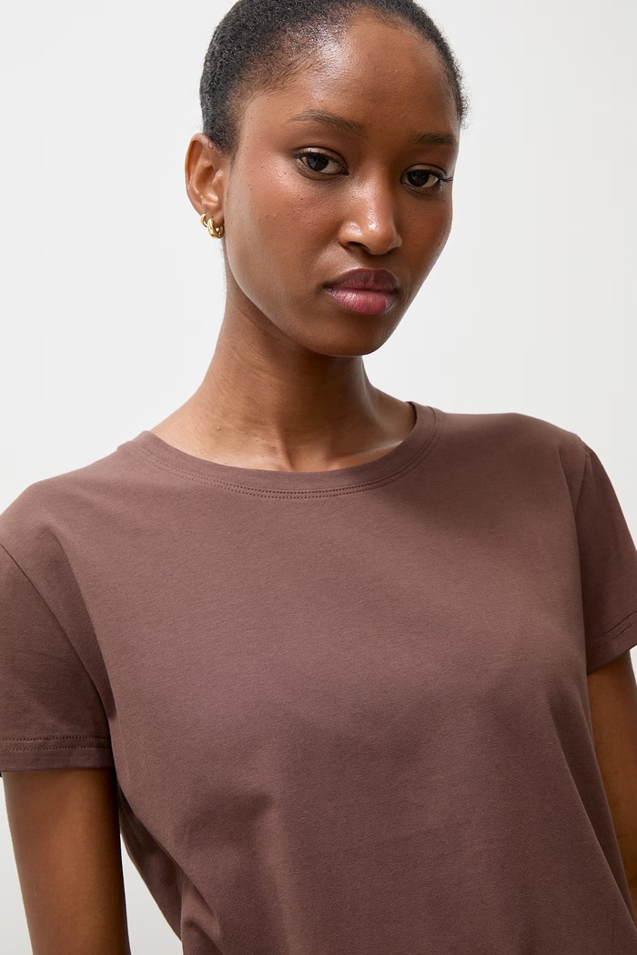 Answear.LAB T-shirt basic damski bawełniany z elastanem brązowy Z206