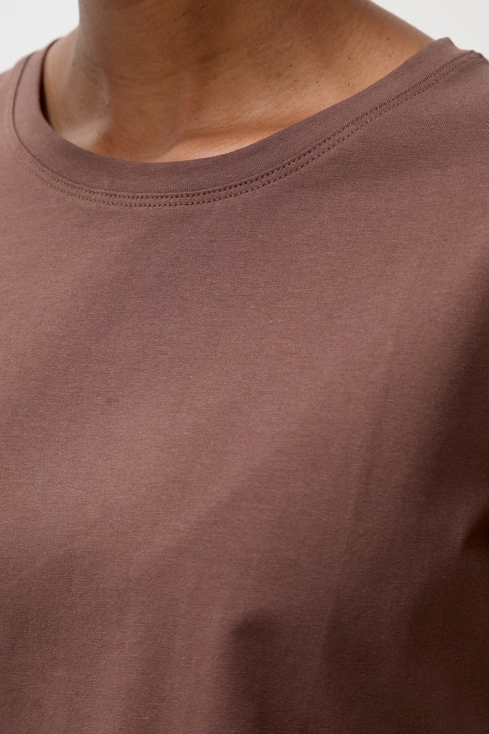 Answear.LAB T-shirt basic damski bawełniany z elastanem Z206 brązowy